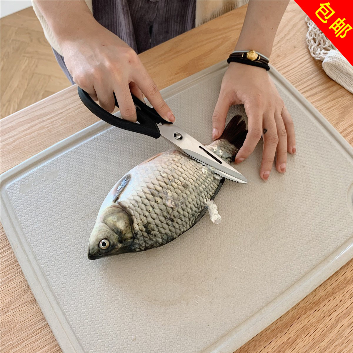 Export White House 304 stainless steel multi-functional kitchen scissors kill fish and cut bones strong multi-functional shear bottle opener