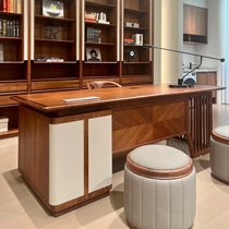 New Chinese style desk solid wood boss desk and chair combination executive desk light luxury executive desk office furniture set customization