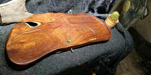 Myanmar pear tea tray Big fruit rosewood Myanmar flower log whole board Solid wood tea tray Comb comb shell transport convoy Paddle board punch