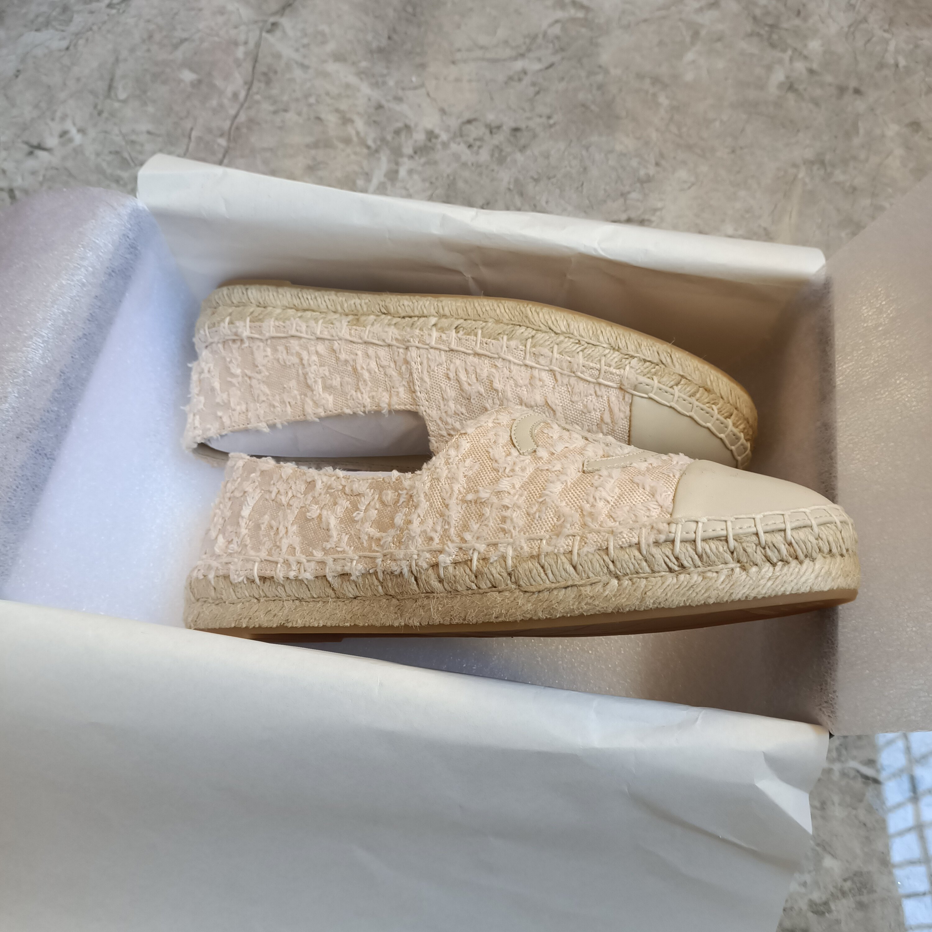 レディース フィッシャーマンシューズ 2026年春夏新作 本革 厚底 スリッポン 編み込みローファー シャネル風 フラットシューズ