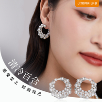 J TOPIA LAB (clear cold lilies) akoya white moon light ear decorated with cold meme