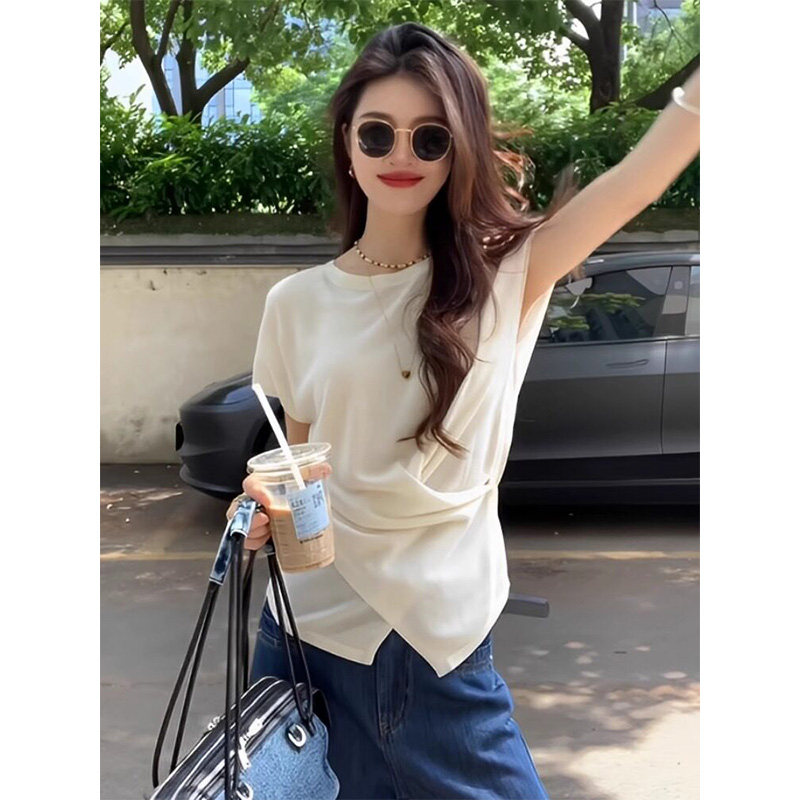 白色小蛮腰系扣针织衫女士2026夏季新款休闲百搭时尚修身显瘦上衣