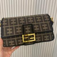 [Ready stock] Presbyopia baguette bag portable chain crossbody women's bag fashionable armpit shoulder bag