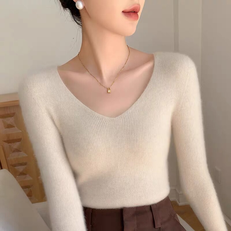 Machine Washable 100% Pure Wool Sweater for Women, V-Neck, Slim Fit, Knitted Base Layer, Autumn and Winter Cashmere Inner Layer, Soft and Cozy Sweater Machine Washable 100% Pure Wool Sweater for Women, V-Neck, Slim Fit, Knitted Base Layer, Autumn and Winter Cashmere Inner Layer, Soft and Cozy Sweater