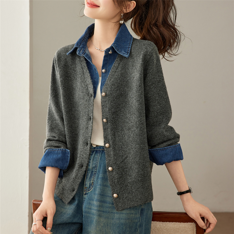 Gray Korean-Style Faux Two-Piece Denim Lapel Patchwork Knit Cardigan, New Spring and Autumn Women's Long-Sleeve Sweater Jacket, Short Gray Korean-Style Faux Two-Piece Denim Lapel Patchwork Knit Cardigan, New Spring and Autumn Women's Long-Sleeve Sweater Jacket, Short