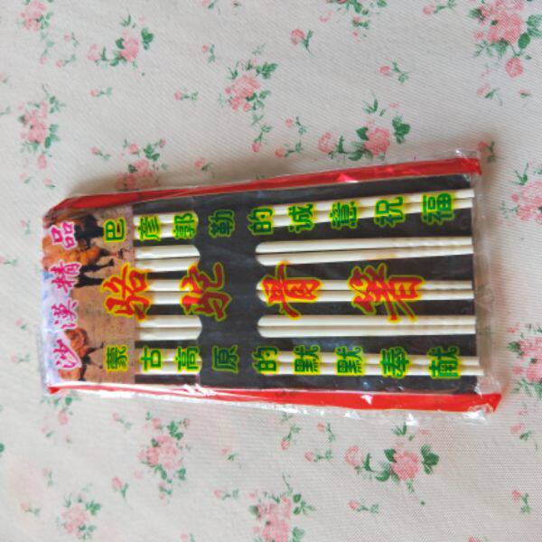 Camel bone chopsticks Inner Mongolia featured cutlery desert terte national cutlery bone powder to make a souvenir