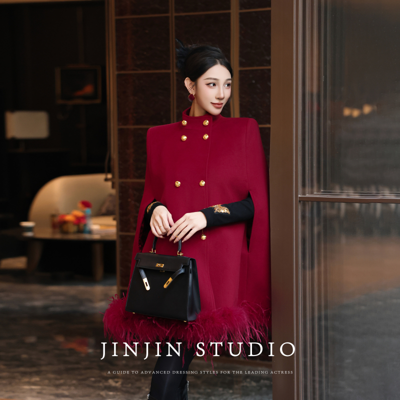 Md Original【Resounding Rose】2025 Winter Cotton-Padded Warm Slimming Cape with Feather Patchwork Jacket