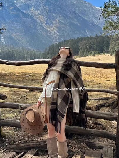 Great Northwest Xinjiang Yunnan Outerwear Shawl Female Sichuan West Sichuan Tibet Travel Cloak Tibet Autumn and Winter Grassland Travel Wear