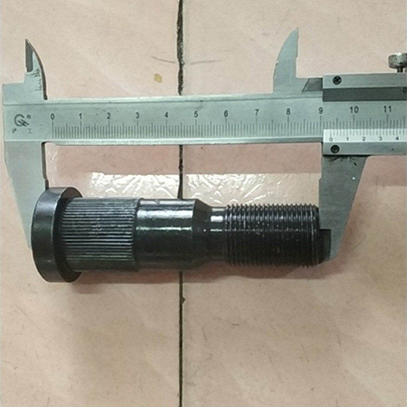 Synergy 15 ton Rear Wheel Bolt Synergy Pile High Machine 16 ton Rear Hub Bolt Synergy Pile High Machine 15 ton Screw Tire