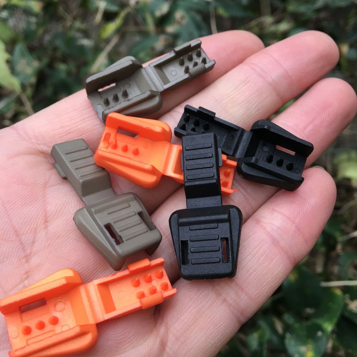 Flat Press Buckle Universal Bag Dress Rope Tail accessories can be reused with a pull-chain rope tail clip wire tailclip