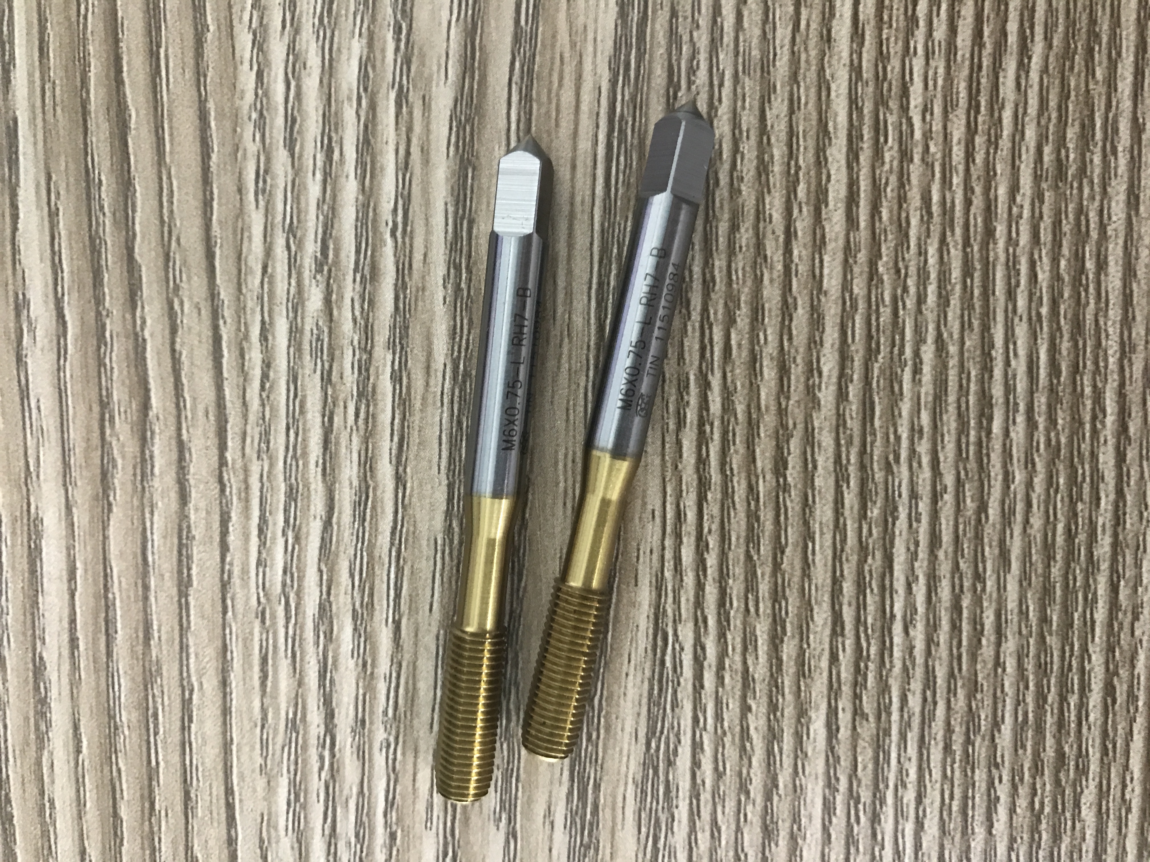 Taiwan's big treasure TOSG machine with anti-M2M2 M2M2 3M2 5M3M4M5M6M8M10 5M3M4M5M6M8M10 titanium left tooth extrusion screw tap