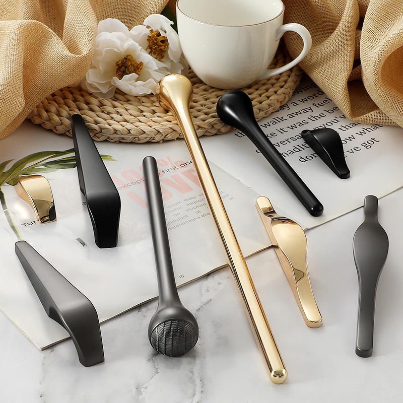 Creative new handle overall cabinet wardrobe door zinc alloy handle high-grade gold gray black light luxury cabinet long handle