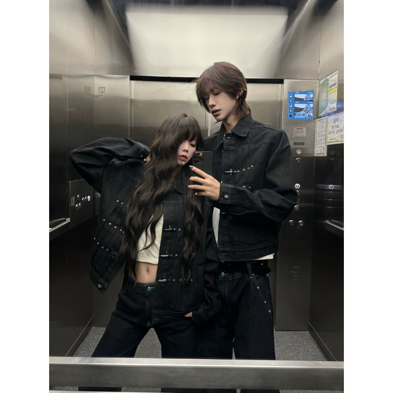 American-Style Metal Buckle Raw Denim Work Jacket for Men and Women, Autumn High-End Rivet Split Pleated Short Jacket American-Style Metal Buckle Raw Denim Work Jacket for Men and Women, Autumn High-End Rivet Split Pleated Short Jacket