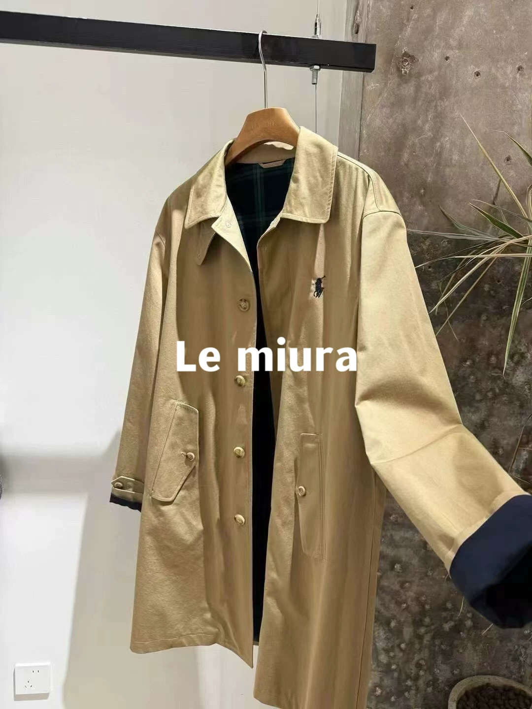Дизайнерская модель Le Miura, простая лацканная однобортная пальто-куртка свободного кроя из твила