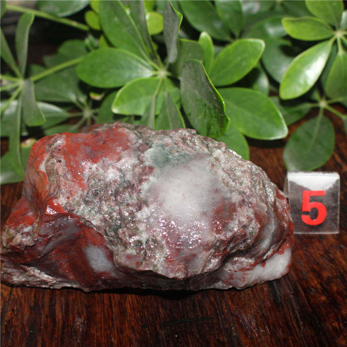 Guilin chicken blood jade exquisite natural jade mouth material black bottom red wool raw stone 1 kg