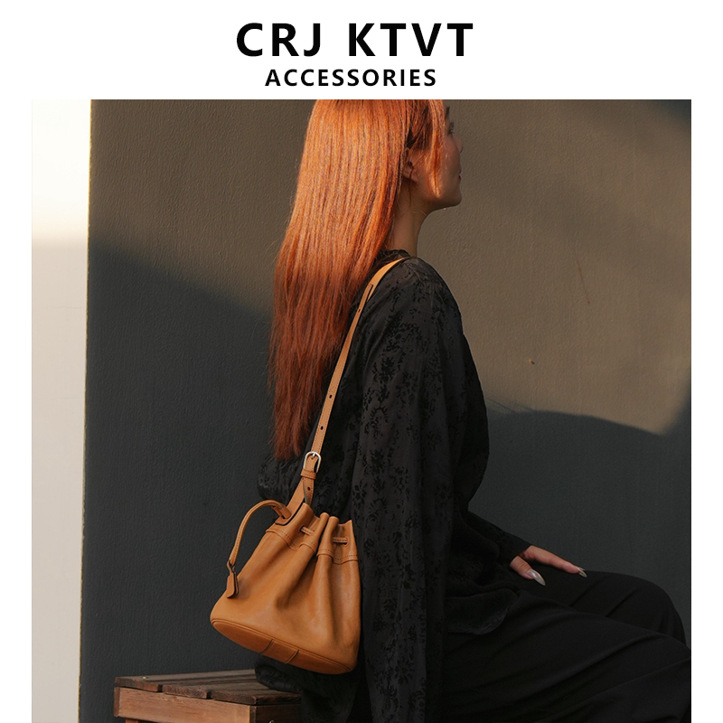 Crjktvt Vegetable-Tanned Sheepskin Yunshu Small Bucket Bag Casual Shoulder Crossbody Drawstring Bucket Bag Commuter Spring and Summer Small Bag