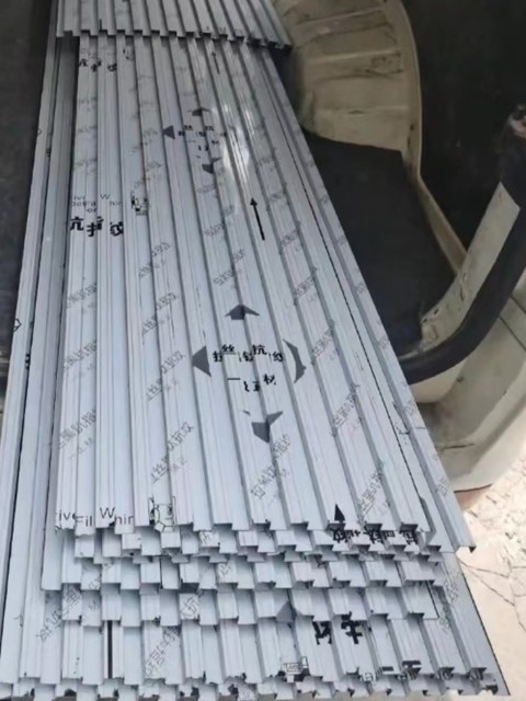 Stainless Steel Great Wall Corrugated Panels, Sheared and Folded for Signboards, Background Partitions, Titanium Interior Decoration, and Corrugated Grille Panels