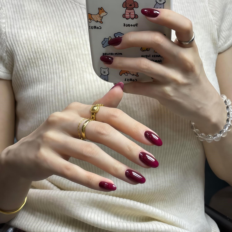 Wearable Nails 2026 New Year Red Manicure Burgundy Mid-Length Autumn and Winter High-End Handmade Short Nail Stickers