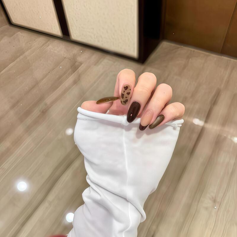 2026 Autumn/Winter Leopard Print French Manicure Handmade Wearable Nails for Women, Oval Shape, High-End Design Nail Stickers 2026 Autumn/Winter Leopard Print French Manicure Handmade Wearable Nails for Women, Oval Shape, High-End Design Nail Stickers