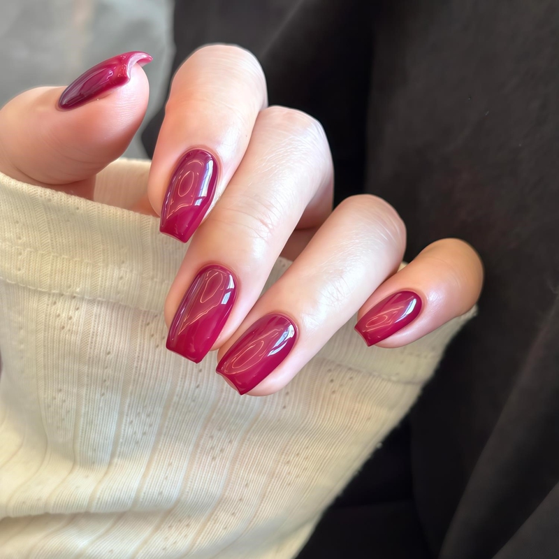 New Style of White-Enhancing, High-End, Luxurious Rose Red Handmade Wearable Nails, New Spring and Summer Red-Purple Nail Art Pieces, Fake Nails