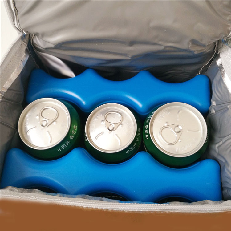 Children out picnic with car fresh ice sheet Mom to work with back milk insulation pack ice sheet repeatable ice