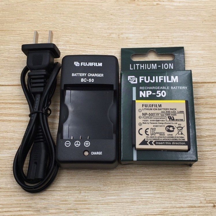 Fuji Digital Camera F775 F900 F85 F75 F200 SQ10 battery charger NP-50