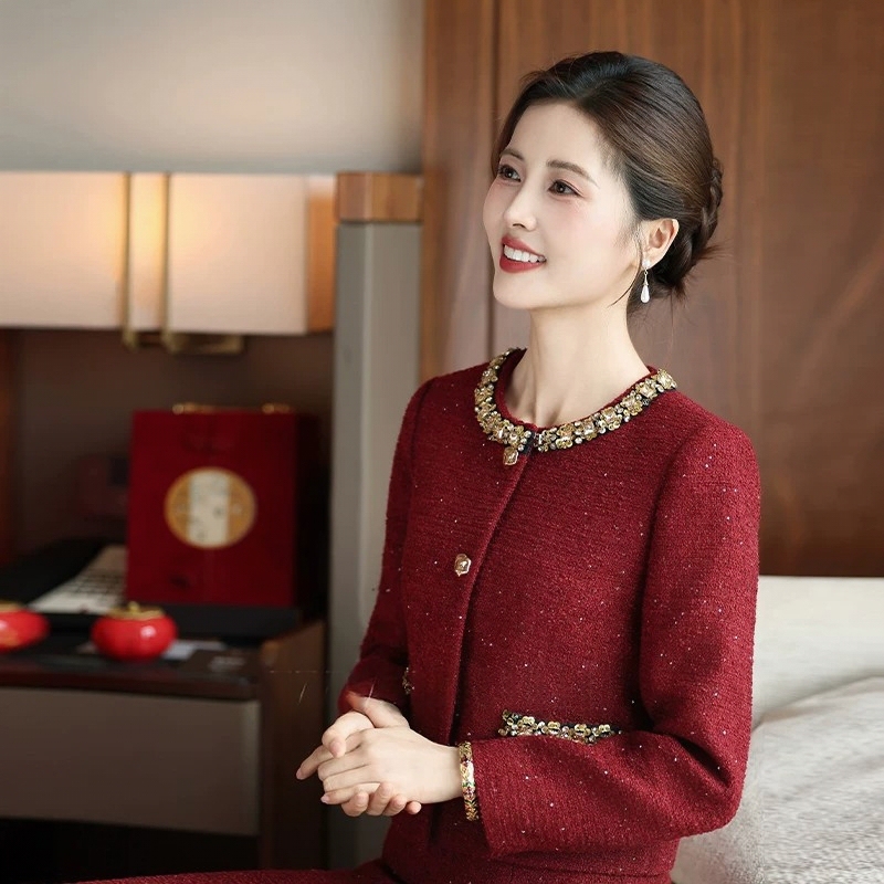 2026 Autumn and Winter Fashionable Little Chanel Style Suit for Women, High-End, Age-Reducing, Red Mother-Of-The-Bride Knot Dress for Wedding Banquet 2026 Autumn and Winter Fashionable Little Chanel Style Suit for Women, High-End, Age-Reducing, Red Mother-Of-The-Bride Knot Dress for Wedding Banquet