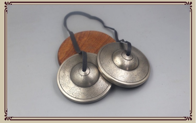 Chuông đồng va chạm chạm đồng hồ thủ công quốc gia Tây Tạng tốt lành tám báu vật nhạc cụ gõ chuông trị liệu chuông đồng copper sáo trúc mão mèo