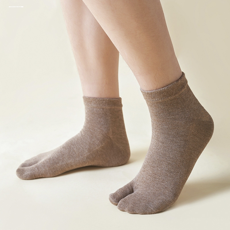 Women's Summer Split-Toe Socks with Separated Big Toe and Second Toe, Mid-Calf Length Socks with Separated Toes, Two-Toe Long Socks