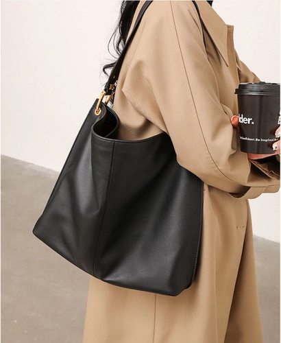 Корейский 2023 Ниша Независимая дизайнерская мода и отдых, мягкая кожаная на кожаное плечо на косое наклонное