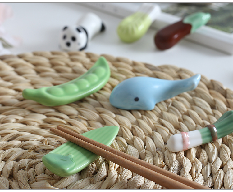 Bút nghỉ ngơi dễ thương Nhật Bản giữ đũa Bộ đồ ăn bằng gốm sáng tạo hộ gia đình giữ đũa Phim hoạt hình đũa đũa đũa giữ đũa - Đồ ăn tối dĩa nhỏ