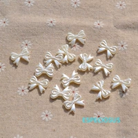 Белый, жемчужный