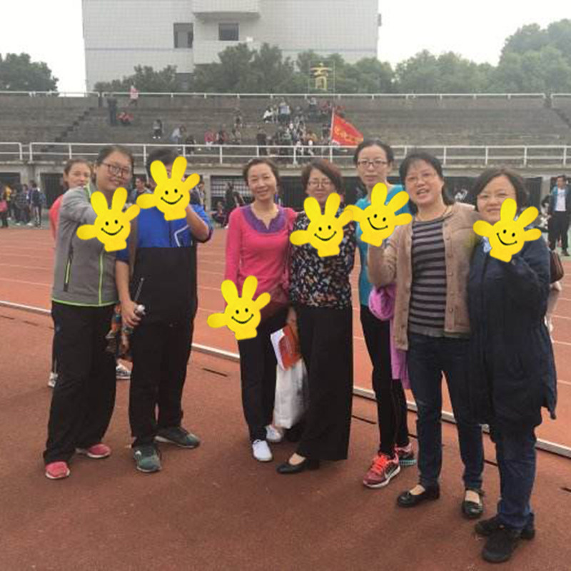 Palm sports meeting opening ceremony opening ceremony admission hand-held props kindergarten stage performance children dancing hand flowers