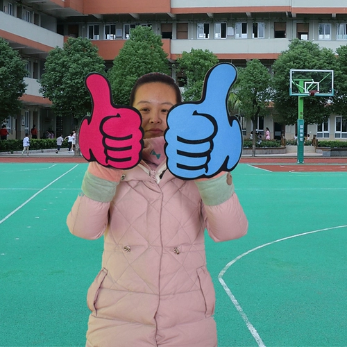 Хвалите церемонию открытия спортивной встречи с эмбийтом.