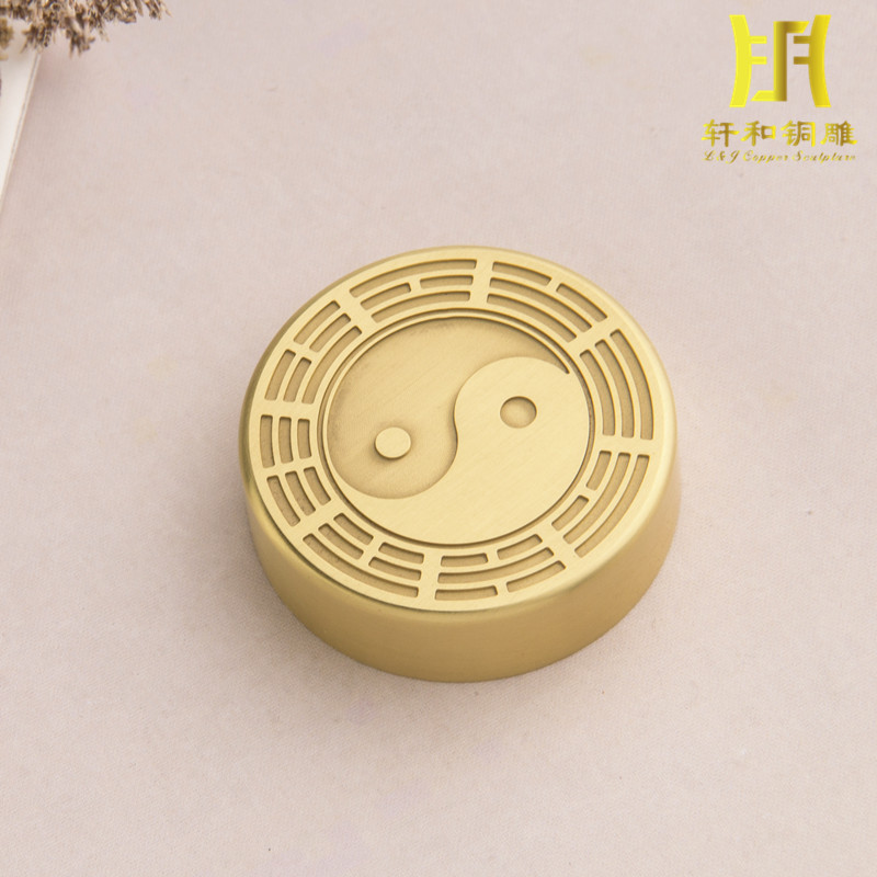 Brass creative paperweight town ruler Taoist congenital gossip ornaments Wenfo calligraphy paper press round supplies
