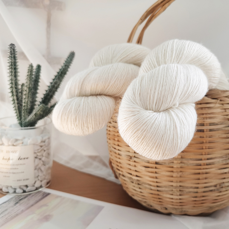 Knits [Wool White Base] Merino Silk Wool Easy Care Hand-Dyed Yarn Special Base Yarn