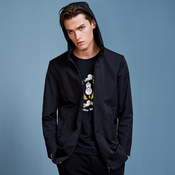 七匹狼旗下高端男装品牌 圣沃斯 免烫 男式连帽夹克外套 天猫优惠券折后￥189包邮（￥339-150）