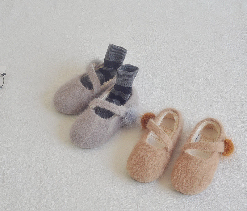 Foreign trade Korea Order 19 Winter Temperament 100 Hitch Ferrets Wool Ball Milling stickup Warm Girls Princess Single Shoes