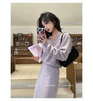 Сиреневый свитшот в наличии.