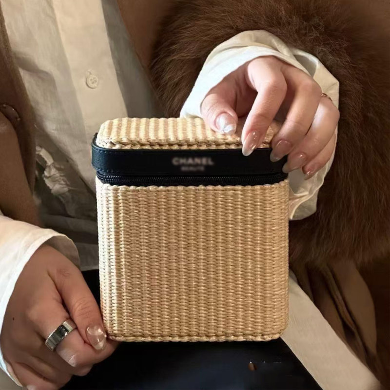 Transformed Small Chanel-Style Straw Cosmetic Bag, Vegetable Basket, Women's Handbag, Woven Bag, Crossbody Bag, Handmade DIY Gold Chain