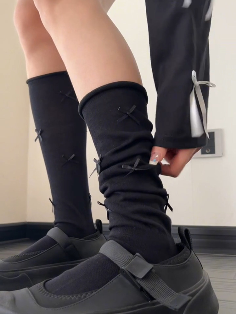 SIMPLE AND A LITTLE CAREFUL THIN AND VERSATILE I REALLY LOVE IT  BOW CALF PILE TWO WEAR WOMEN