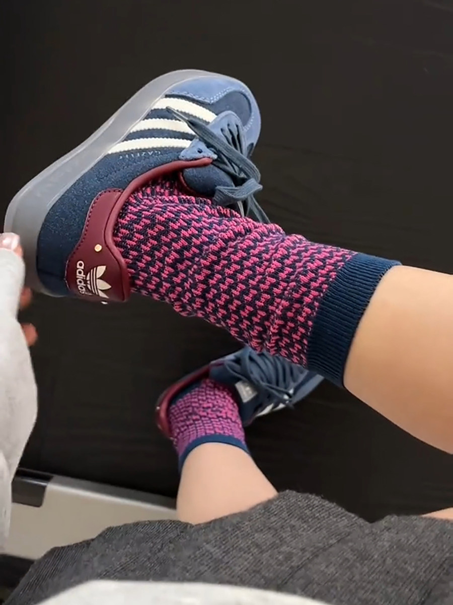 THIS SET OF RETRO-STYLE HOUNDSTOOTH IS REALLY SUITABLE FOR WINTER ITS SO EASY TO WEAR  DOUBLE-NEEDLE DOUBLE-WAY WOMENS PILES