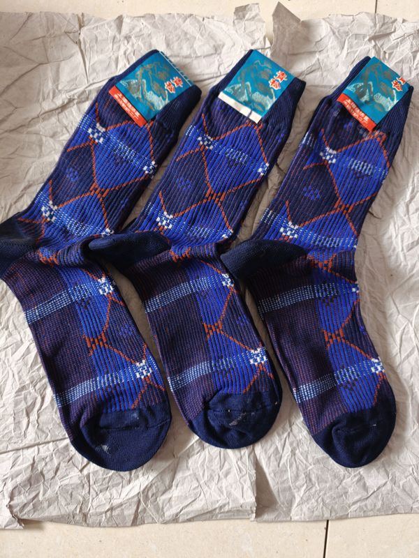 80S Vintage Nylon Socks with Retro Diamond Jacquard Pattern, Mid-Calf, Nostalgic, Durable and Long-Lasting Men's Socks, Made in China