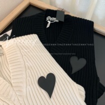 Just very austere ~ KIMHEKIM2021FW new black peach loving waistcoat sweater