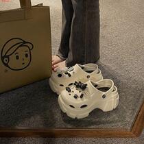 Cute cartoon thick hole shoes in spring and summer 2023 new fashion and small individuals increase bauhead slippers