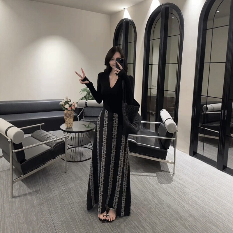 2026 Autumn New Style Mature and Elegant V-Neck Long-Sleeve T-Shirt Top + Striped Skirt Slimming Two-Piece Set