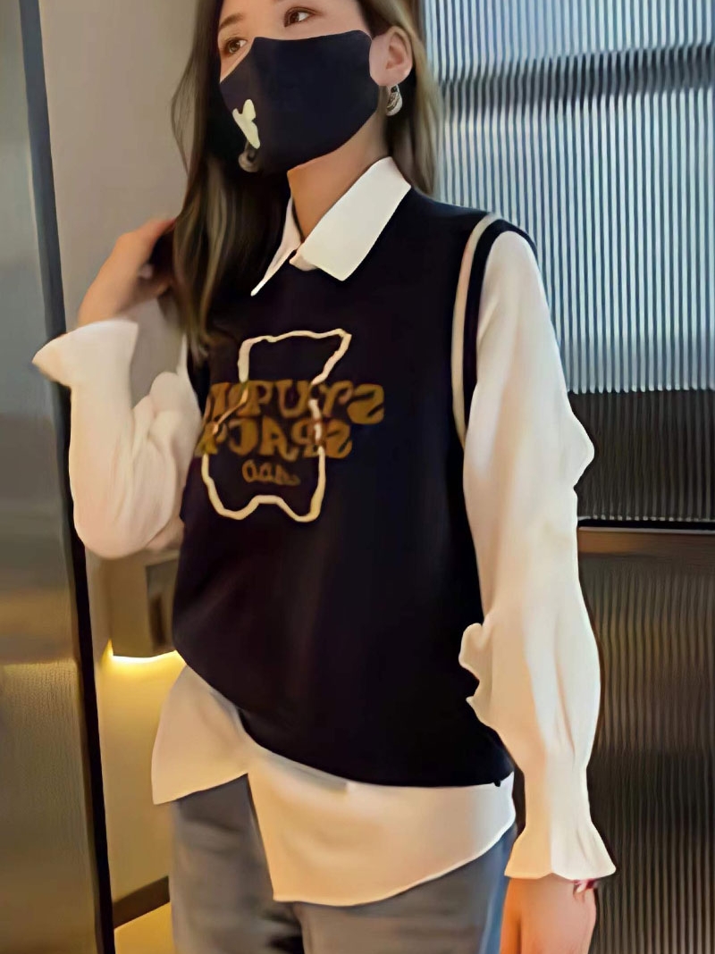 2022 spring new college style bear knit vest suit all-match white shirt top vest vest two-piece set