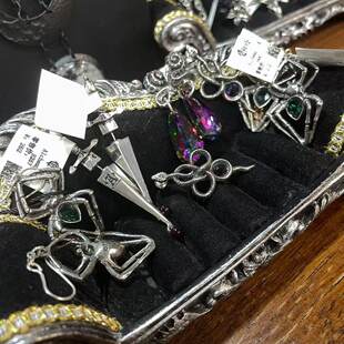Серьги бренда A Alchemy Gothic Spot Sword Spider Snake Stud Earrings
