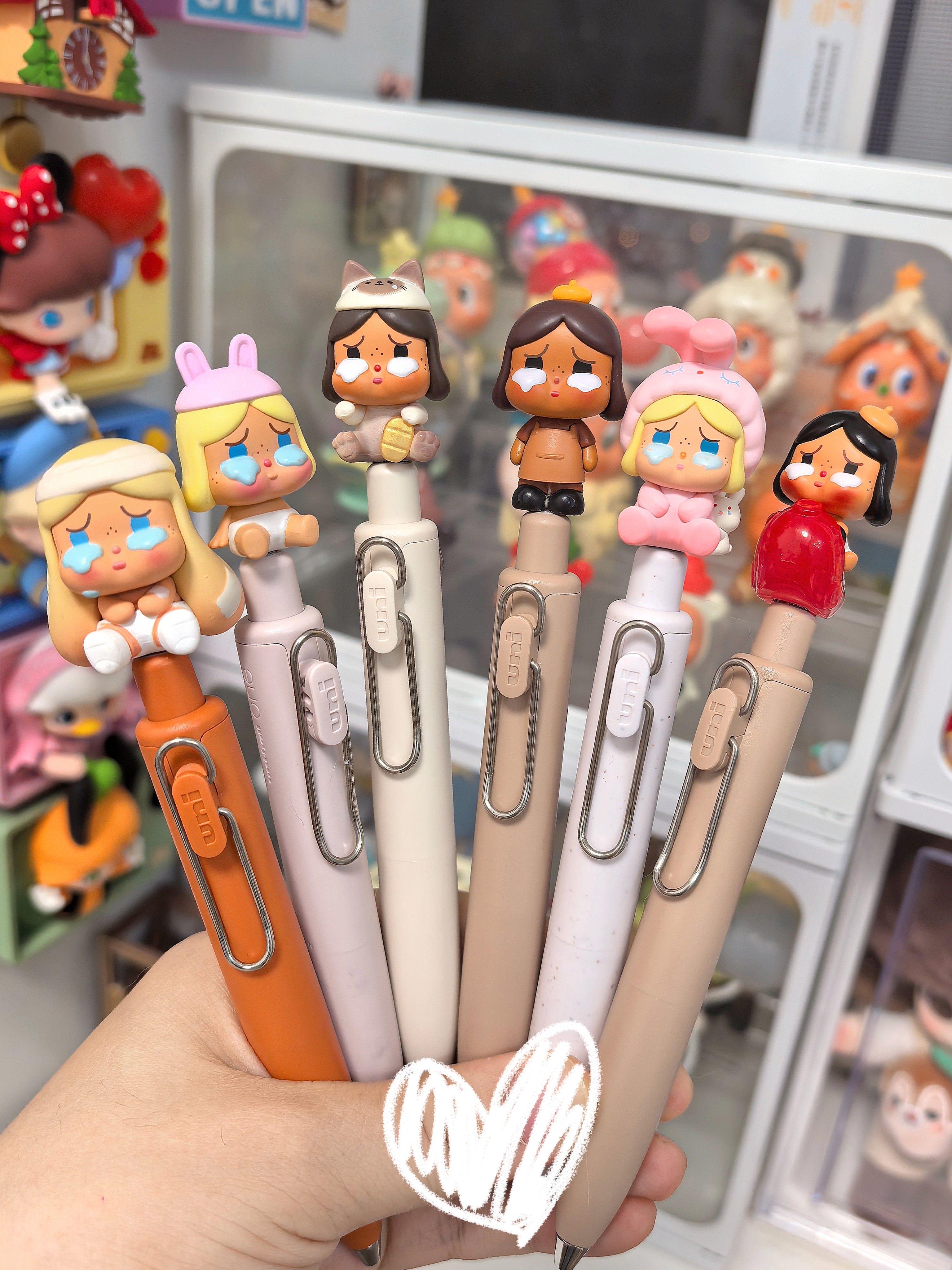 [Коллекция Crying Baby Collection] Bubble Mart оригинальные симпатичные шурупы + клей для закрепления подарков Рекомендуемые простые в использовании канцелярские принадлежности