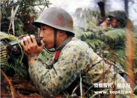 Совершенно новый ранний однострочный ушной шлем, оригинальная сумка, не производимая в Кайфенге 68 лет